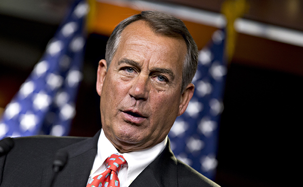 El presidente de la Cámara John Boehner (R-OH) habla con la prensa en el Capitolio en Washington, Jueves, 29 de noviembre 2012, después de conversar en privado con el secretario del Tesoro, Timothy Geithner, con respecto al precipicio fiscal.